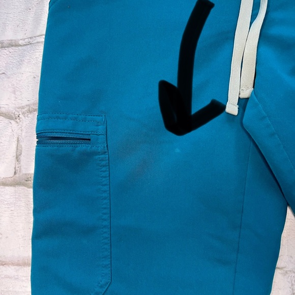Figs scrubs size XS/P - Picture 2 of 5